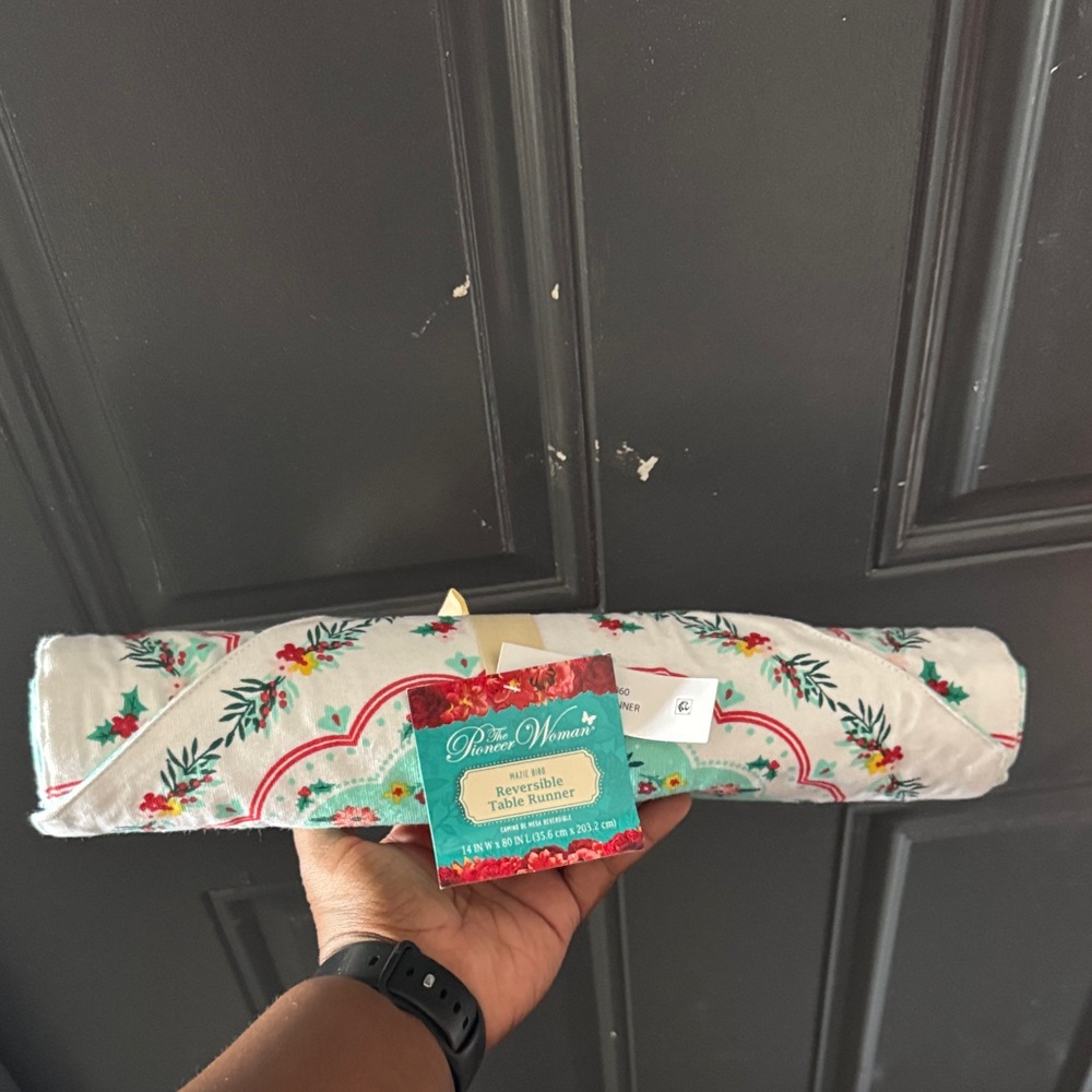 Mainstays Floral Table Runner - White, Red, Green